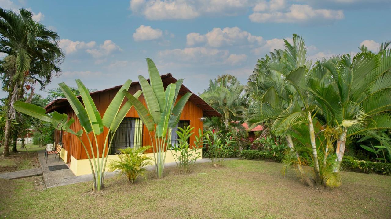 Hotel Rancho Cerro Azul La Fortuna Exterior foto